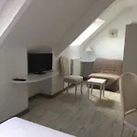 Du Calvaire Hotel 2*
